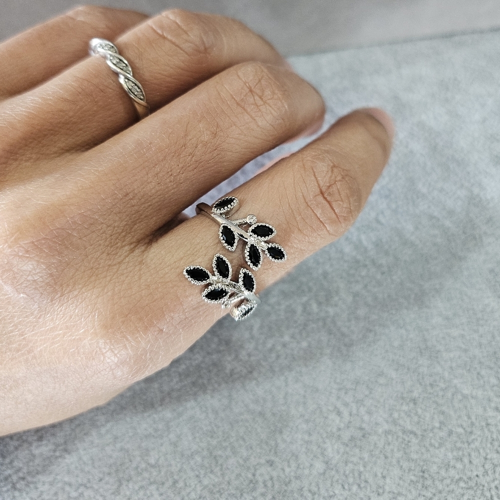 Open Leaf Ring - Picture 2 of 4